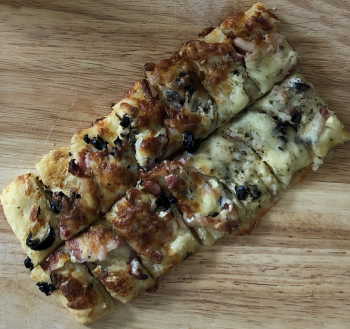 Fougasse Lardons / Olives Noires