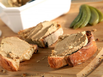 Confit de foie de volaille tranché